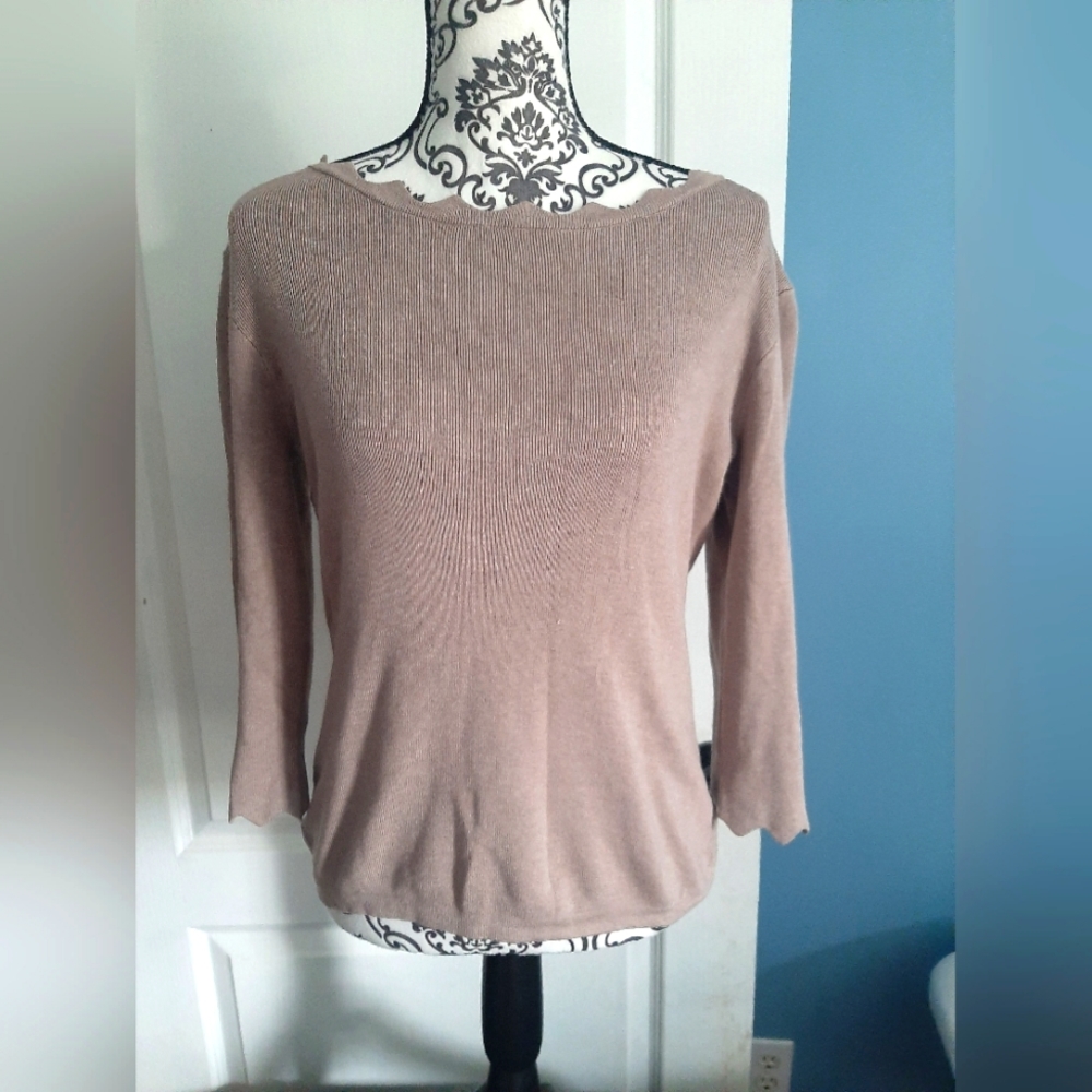 Philosophy Scalloped sweater size Medium